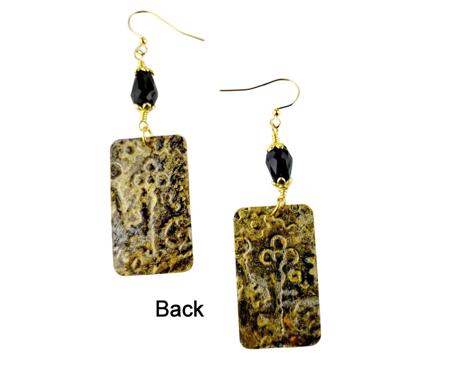 Gold-plated earrings with pear-shaped black glass and steampunk charm