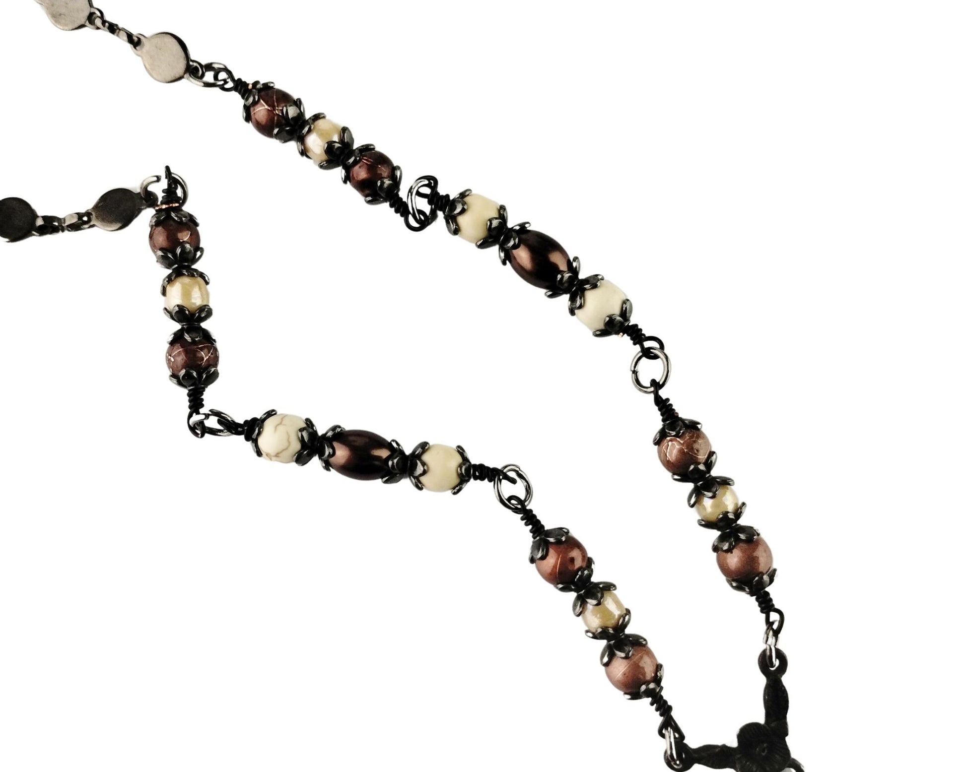 Vintage-inspired jewelry set with brown glitter and howlite accents