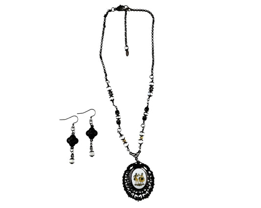 Black & White Cameo Necklace Set, Dancing Couple Pendant, Matte Black Filigree Jewelry, Vintage Style Romantic Jewelry Set, Gothic Elegant Gift